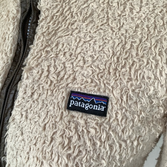 Patagonia fuzzy zip up sweater - Picture 2 of 4